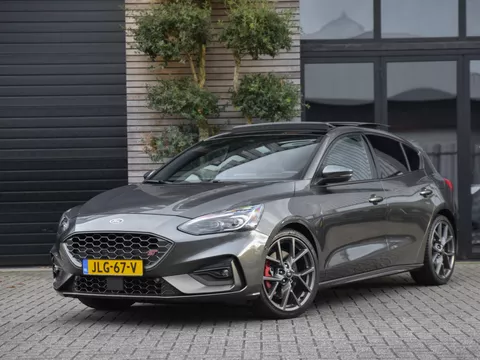 Ford Focus 2,3 EcoBoost ST Feestdagen geopend bel voor een afspraak.  Panoramadak / 280 PK / Bang &amp; Olufson / Adaptive Cruise Control / Head up display / Recaro stoelen