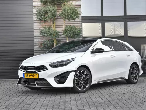 Kia ProCeed 1.5 T-GDI GT-PlusLine  Feestdagen geopend bel voor een afspraak. Panoramadak, adaptieve cruise control, Alcantara bekleding Navi, Camara