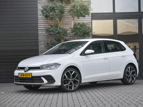 Volkswagen Polo 1.0 TSI Life Feestdagen geopend bel voor een afspraak. Digitaal display 18 inch velgen Stoelverwarming