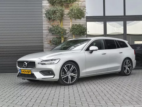 Volvo V60 2.0 D4 Momentum Clima 19 inch velgen Camra elektrische achterklep