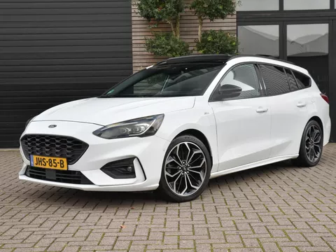 Ford Focus Wagon 1.5 EcoBoost ST Line Business Feestdagen geopend bel voor een afspraak. Panoramadak, adaptieve cruise control, Half leren, Navi, Camara